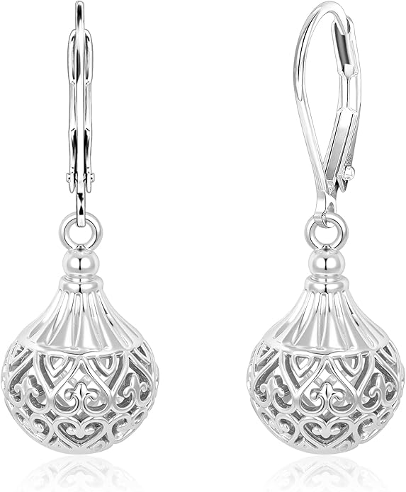 Hollowed-out engraved earrings CH0010